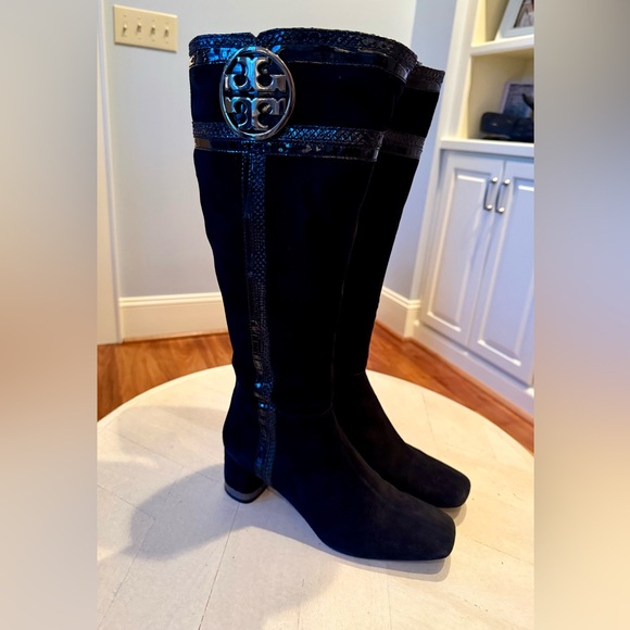 Tory Burch Shoes - Tory Burch Sabina Suede Logo Boots Size 9 🖤🖤🖤